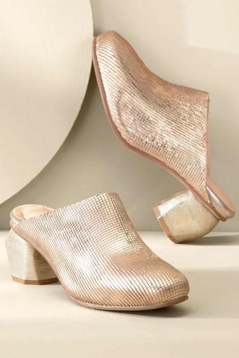 Soft Surroundings Antelope Peni Clog| Shoes